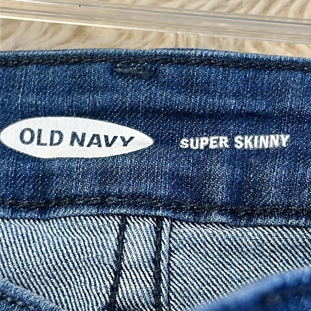 Old Navy super skinny size 8 and stretchy jeans - Picture 5 of 9